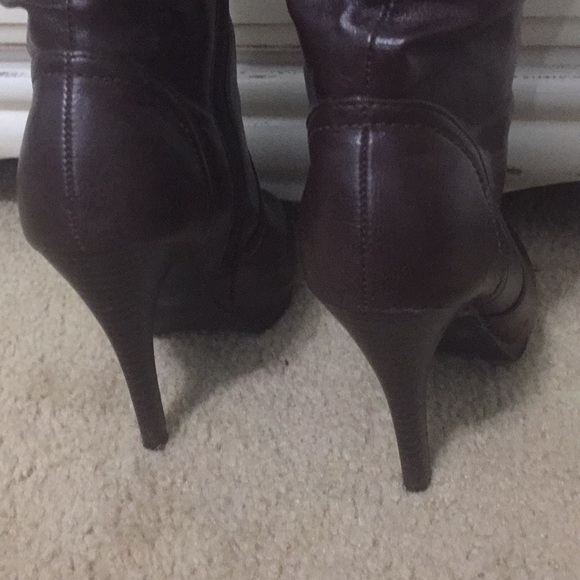 Worthington Brown High Heel Boots 👢 - Picture 4 of 5